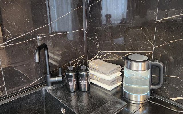 Krasivaya kvartira v tsentre Omska Flat