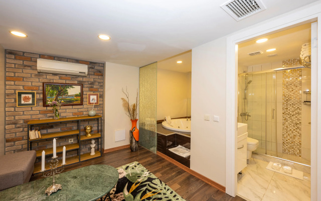The Marions Suite Hotel