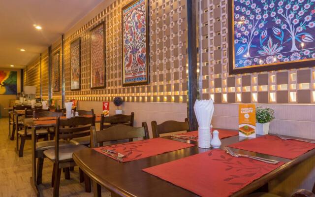 Clarion Hotel Patong Beach