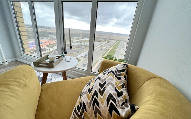 Kvartira S Vidom Na Skver Geroyev Apartments