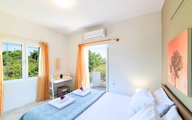 Chania City Heated Pool Villa