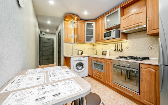 Na Romanovskoj Slobode 12 Apartments