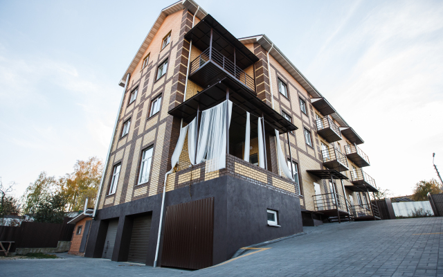 Trekhkomnatnye na Saltykova-Schedrina 3 Apartments