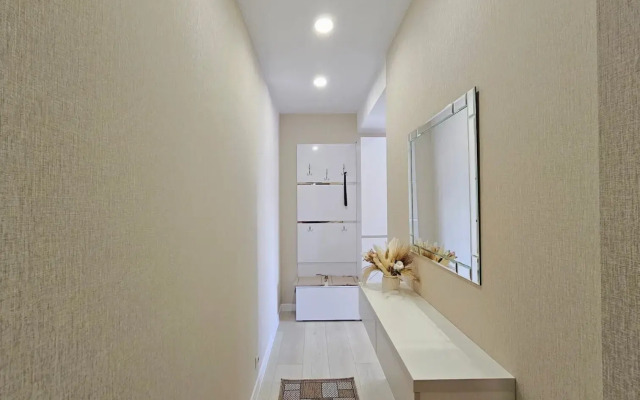 Na Ul Staroshosseynaya 5k8 Apartments