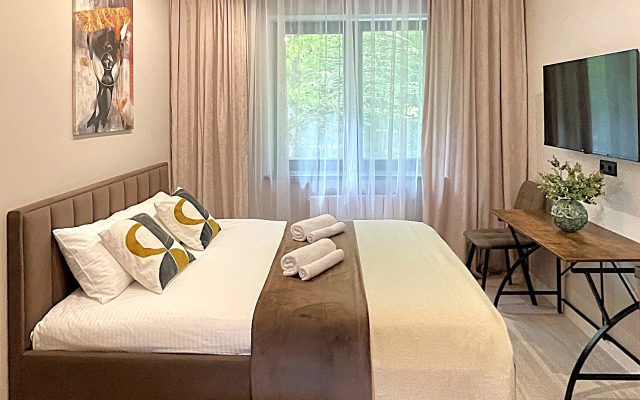 S Vidom na Sosnovyj Park Ryadom s Morem Apartments