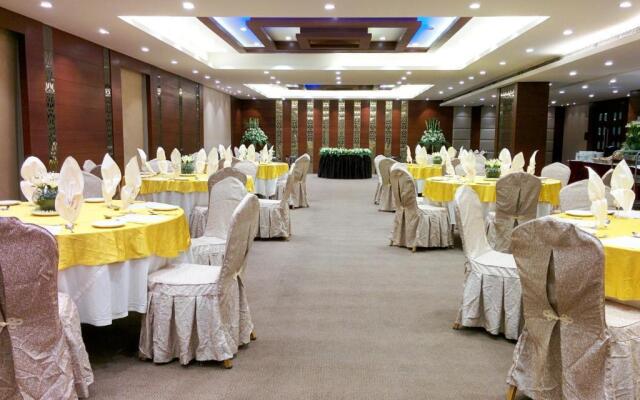 The Byke Suraj Plaza Veg Hotel