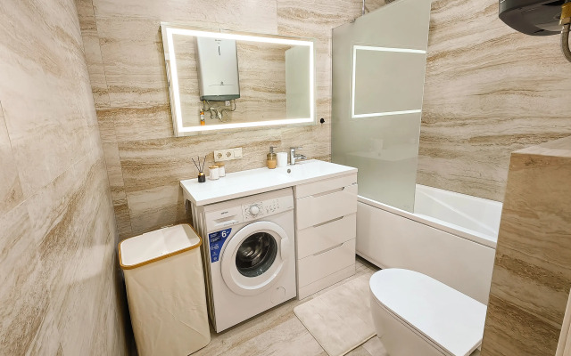 S Vidom Na Les I Naberezhnoy U Doma Flat