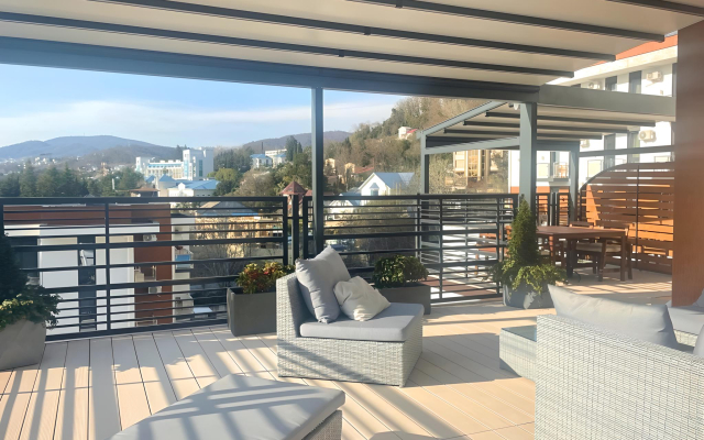 Casablanka Hit s Bolshoy Terrasoy s Vidom na More Apartments