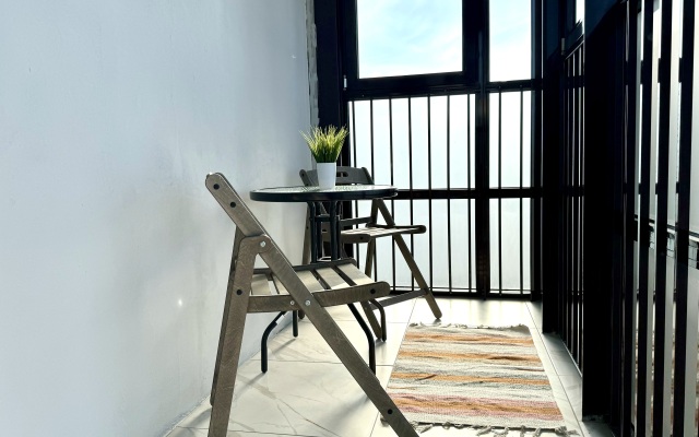 Квартира Рядом с Метро и Видом на Закат