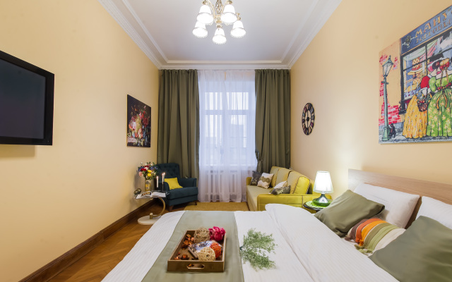 GM v Legendarnoj Stalinskoj vysotke Apartments