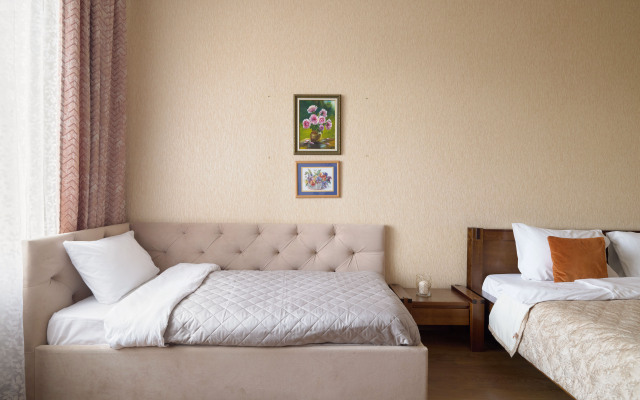 Yevrodvukhkomnatnaya Na 5 Gostey Modernaflats Sofiyskaya Flat