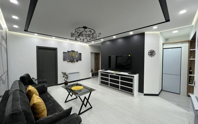 S Sovremennym Shikarnym Remontom Na Ulitse Zakyan Flat