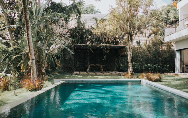 Вилла Новая, вид на тропики, огромный бассейн, Akia Ubud