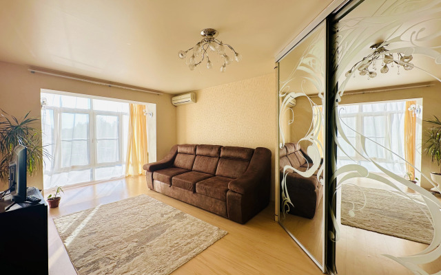 Квартира Хрустальная 37к1