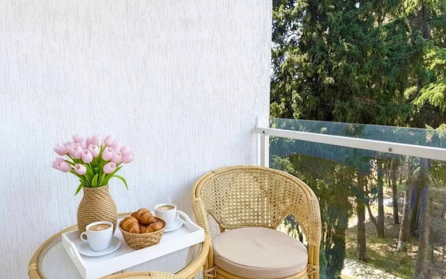 Serdtse Adlera Na Kaspiyskoy Flat