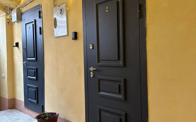 Yarkaya Studiya U Issakievskogo Sobora Flat