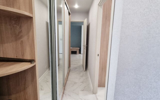Improved two-room apartment on Akademika Yangel metro station