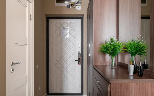 Red Art Light Rosen Apartments