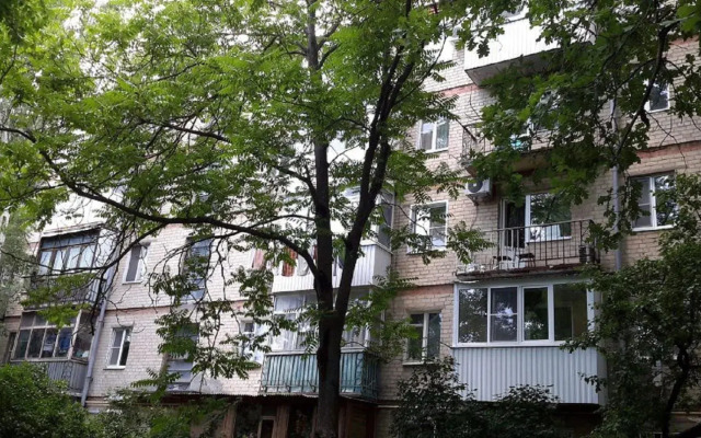 Uyutnaya Kvartira Na Prospekte Stachki Flat