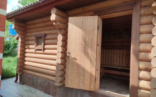 U Chyornogo Morya Private House