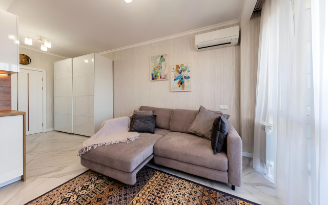Roz Del Mar Apartments