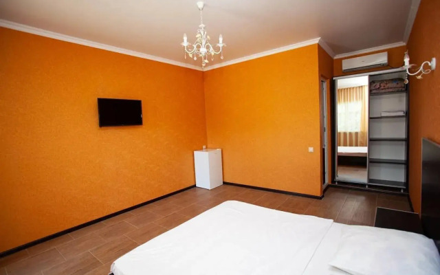 Bronau Asya Guest house