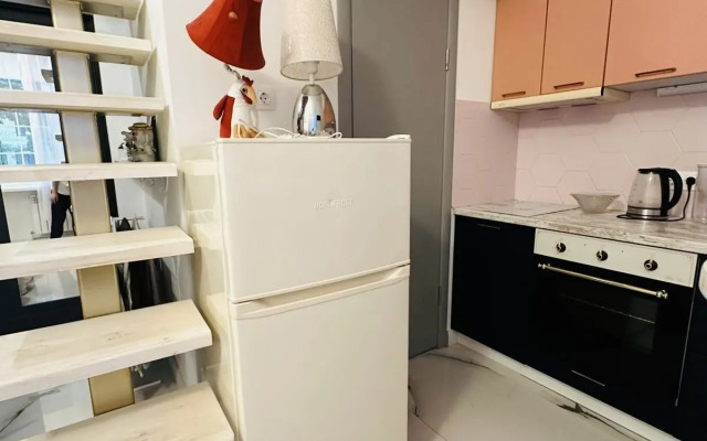 Dvukhurovnevaya ryadom s metro Ryazanskiy prospekt Dayker City Apartments Flat