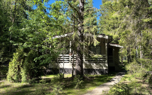 Лесной домик на берегу Озера Волго на Селигере - коттеджи Сосновый бор