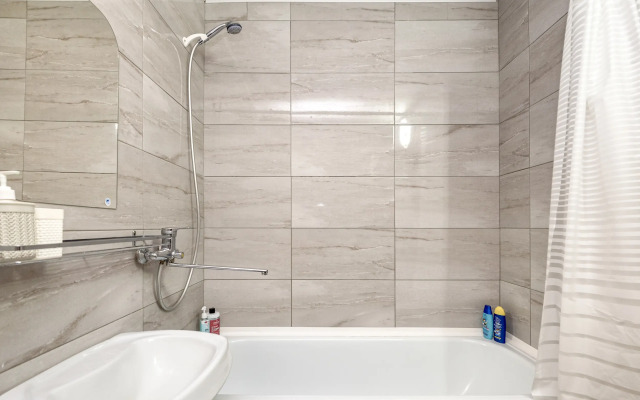 U Kremlya, Metro I Naberezhnoj Apartments