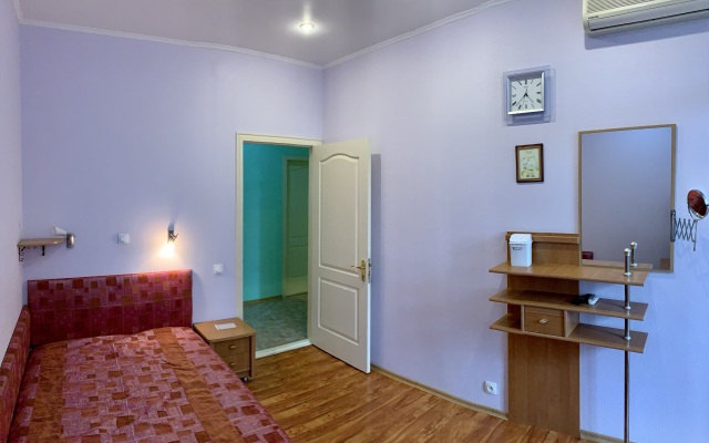 Chetyrekhkomnatnaya Vozle Primorskogo Parka Flat
