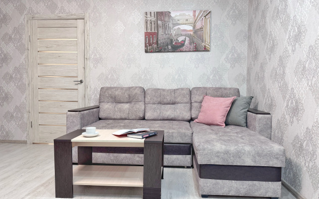 Квартира 2-к на Молодой Гвардии 102А