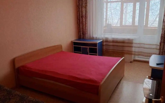 Trekhkomnatnye Apartamenty V 13-Om Mikrorayone, 36
