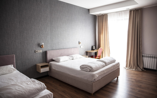 Отель Мона Лиза