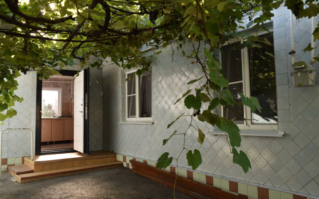 Uyutny V Tikhom Meste Private house