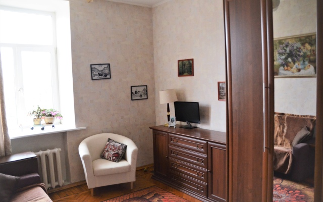 Tikhaya dvushka na Moskovskom Flat