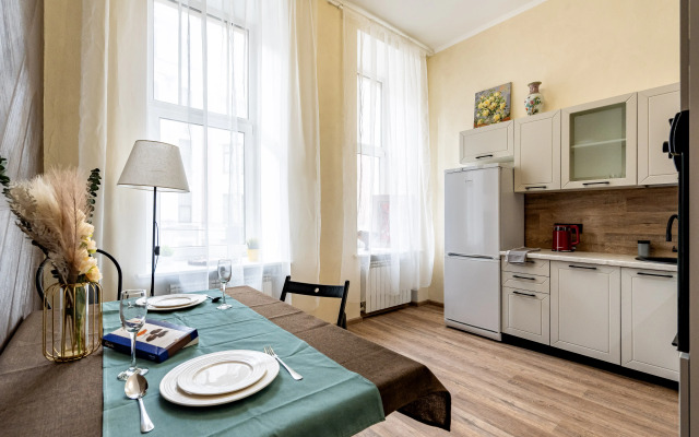 Sergeew Apartments dvuhkomnatnyj Lyuks s vidom na naberezhnuyu Fontanki Apartments