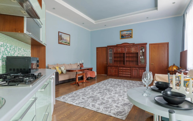 Trehkomnatnye s balkonom 8 gostej Apartments