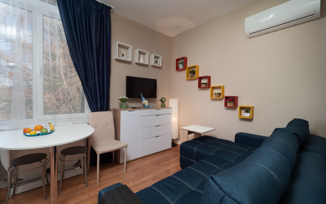 U Morya S Basseinom V ZhK Solnechnyij apt48 Apartment