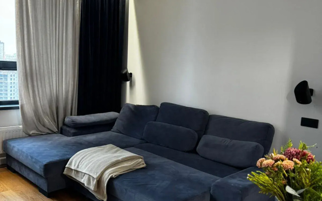 Aparts Loung Zhk Silver Flat