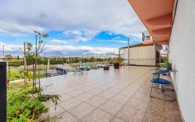 Na Tavricheskoy Guest house