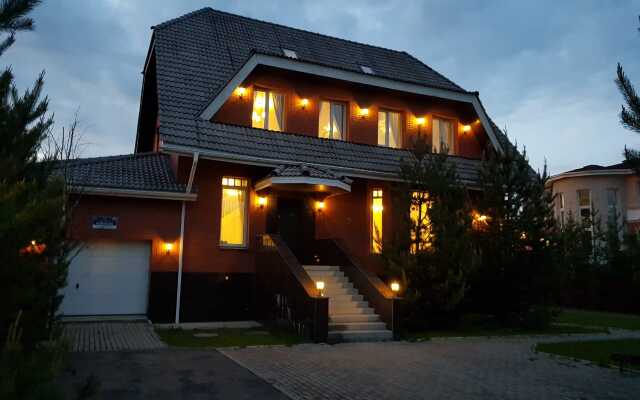 Avstriya V Pargolovskom Mankhettene Villa