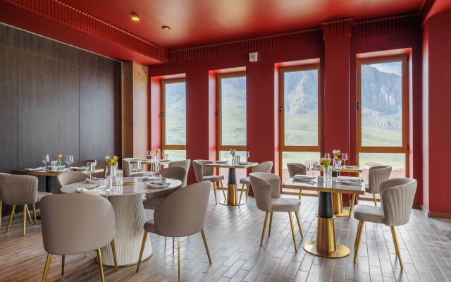 Отель Космос Ла Валли