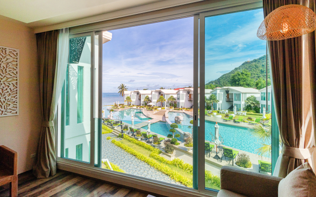 Vannee Golden Sands Beachfront Resort