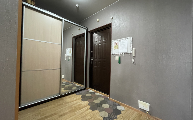 Uyutnaya ryadom s TRTs Kristall Flat