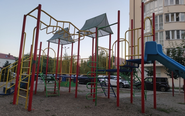 Raidas na Oranzhereynoy 22/2 Flat