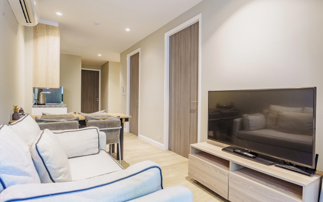 Diamond 2Br  Deluxe Poolside Condo Apartments