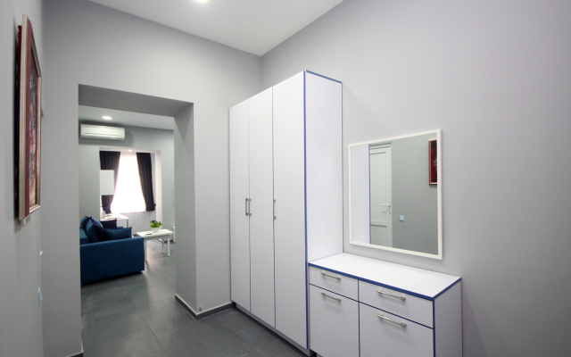 Opera/Parpetsi Apartments