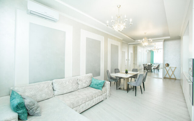 3-bedroom Vip Repina Street 4 Center Apartments