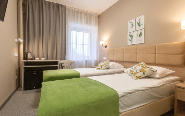 Отель Полисть