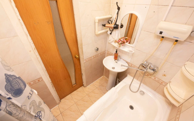 Квартира 2 комнатная квартира улица Республики 92